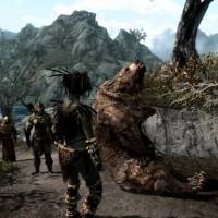 Хетра и Лидия мучают медведя The Elder Scrolls V: Skyrim (1280x720px, 369.7Kb)